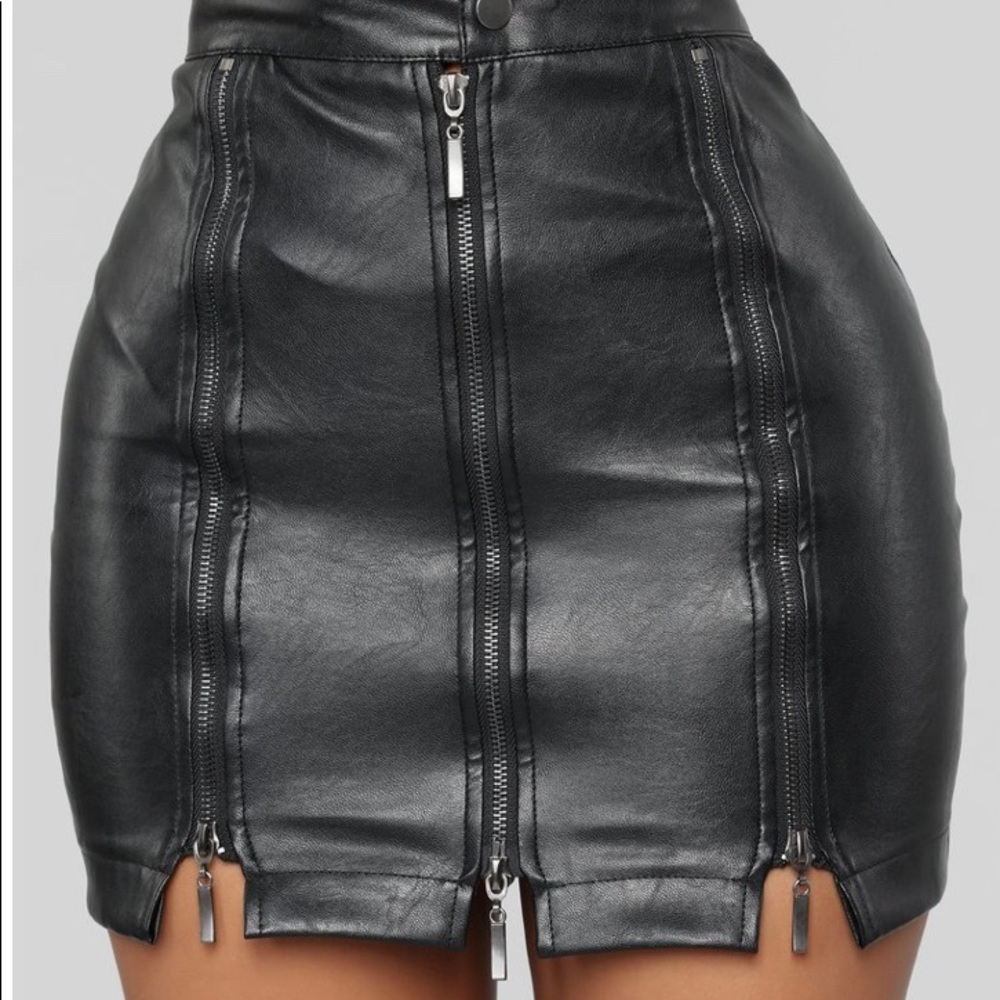 FashionNova mini leather skirt